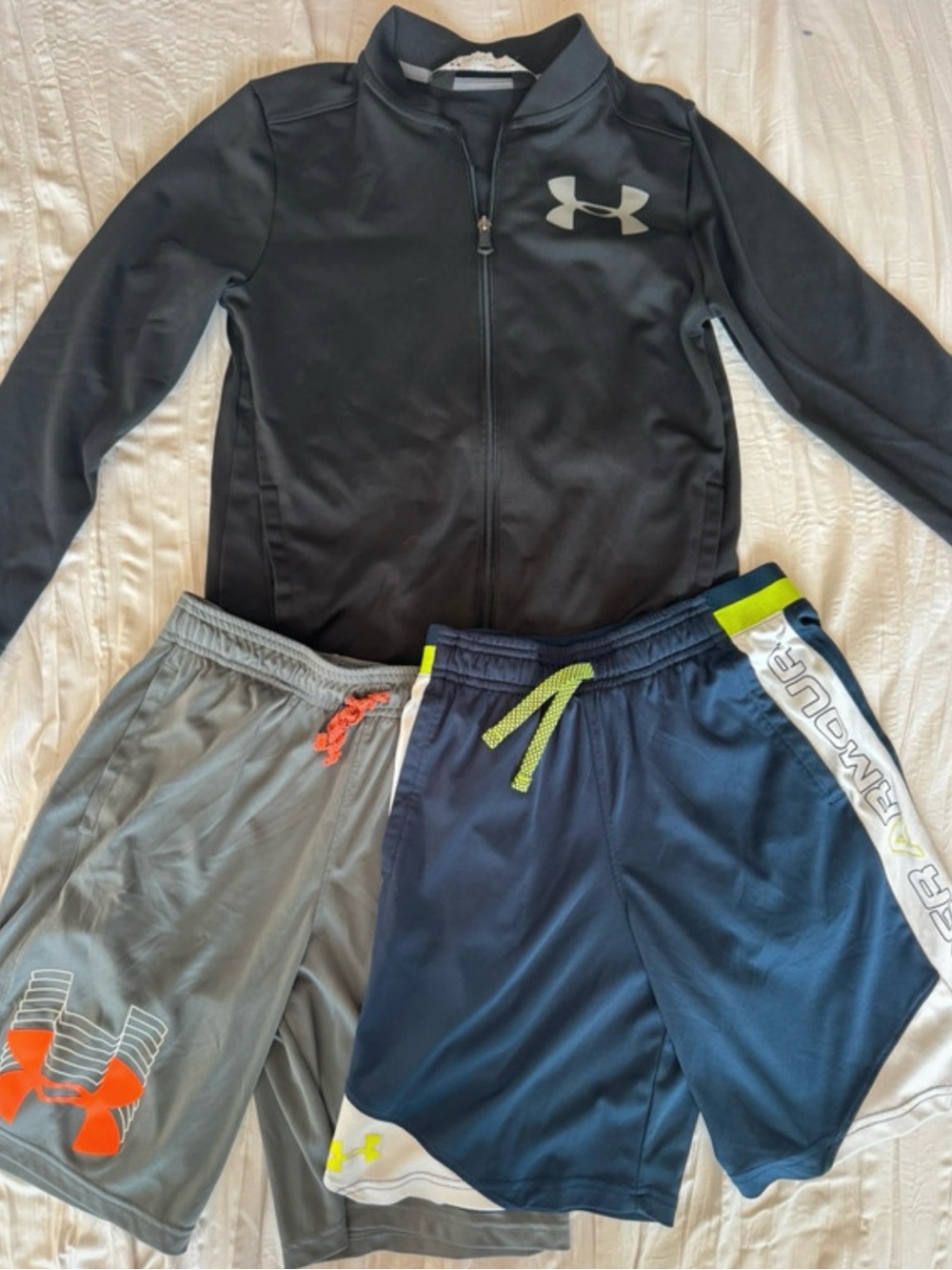Boys Under Armour 3-Piece Athletic Lot Youth Medium Jacket Shorts